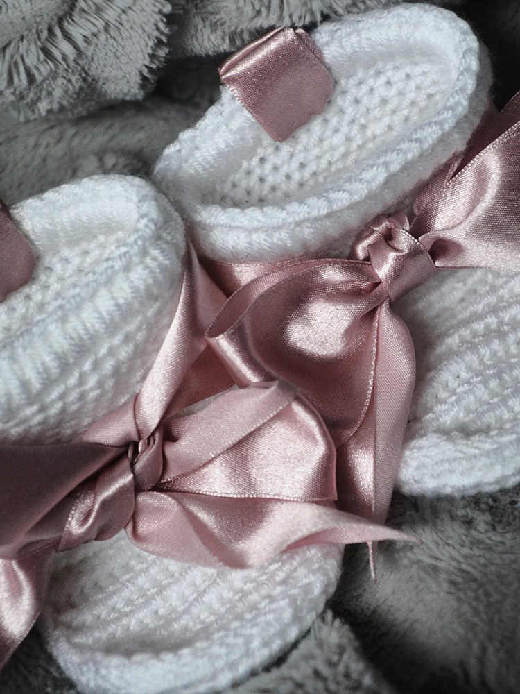 Papučky Classic s ružovou stuhou biele Withloveboots